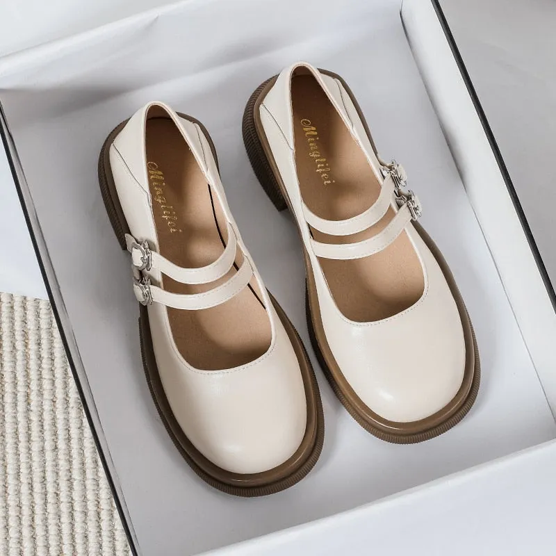 2023 spring new women's leather shoes Casual Mary Jane shoes fashion Round head Black loafers Kitten heels Large size 41-43