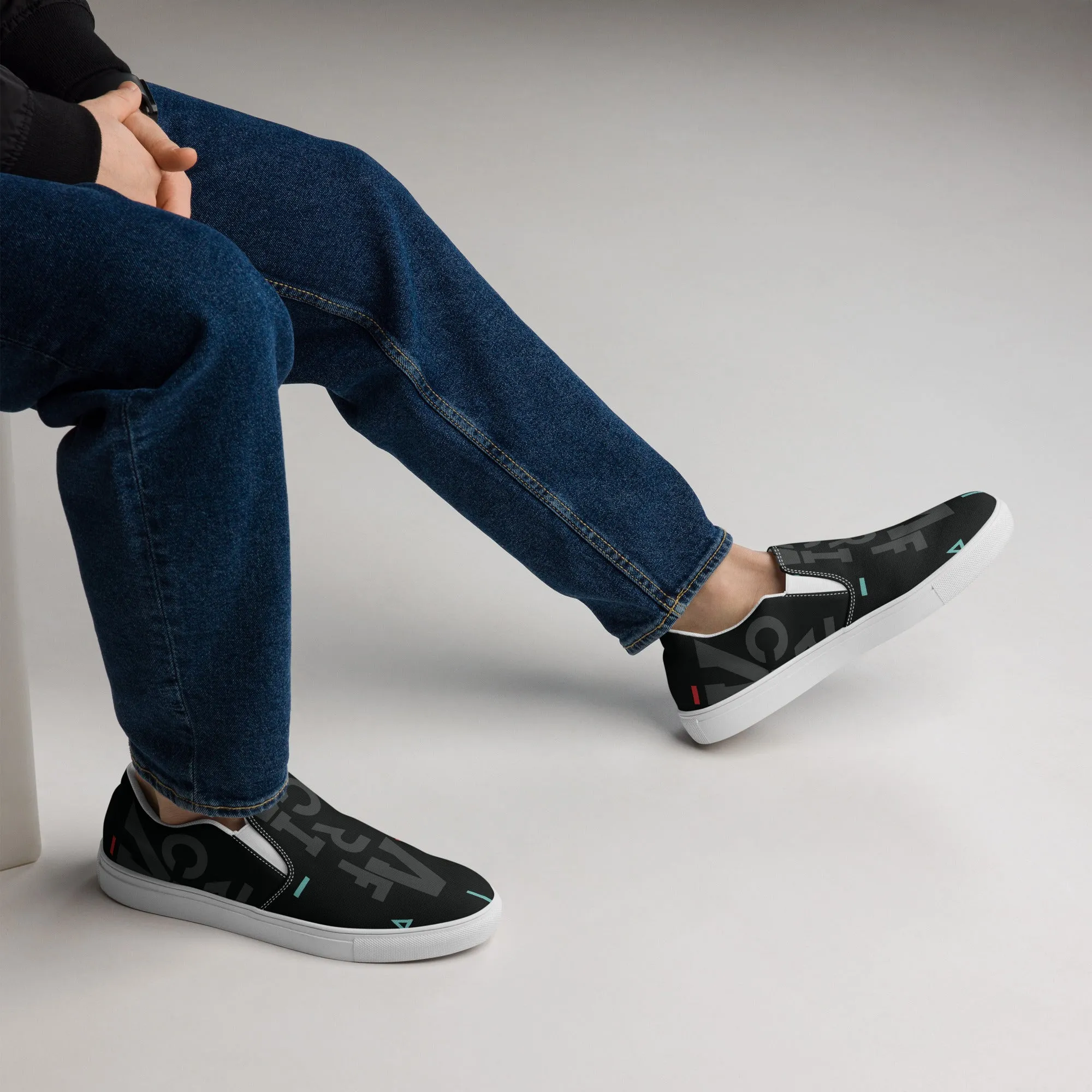 AFRICA IS THE FUTURE Men’s Slip-On Canvas Shoes