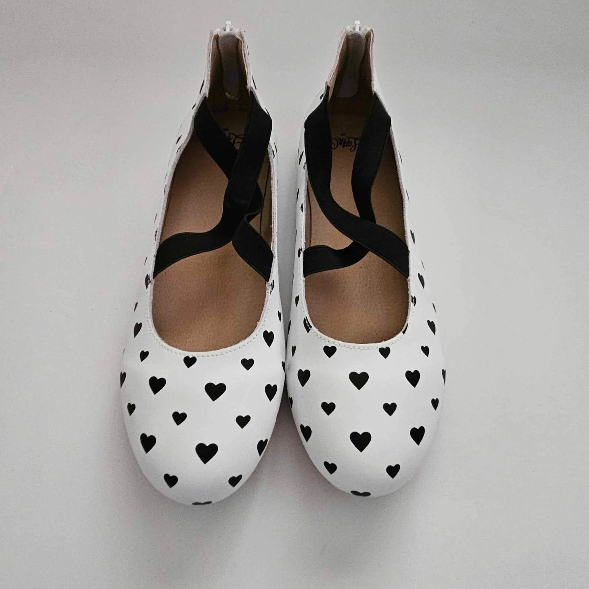 Anti-Valentine Ballet Flats