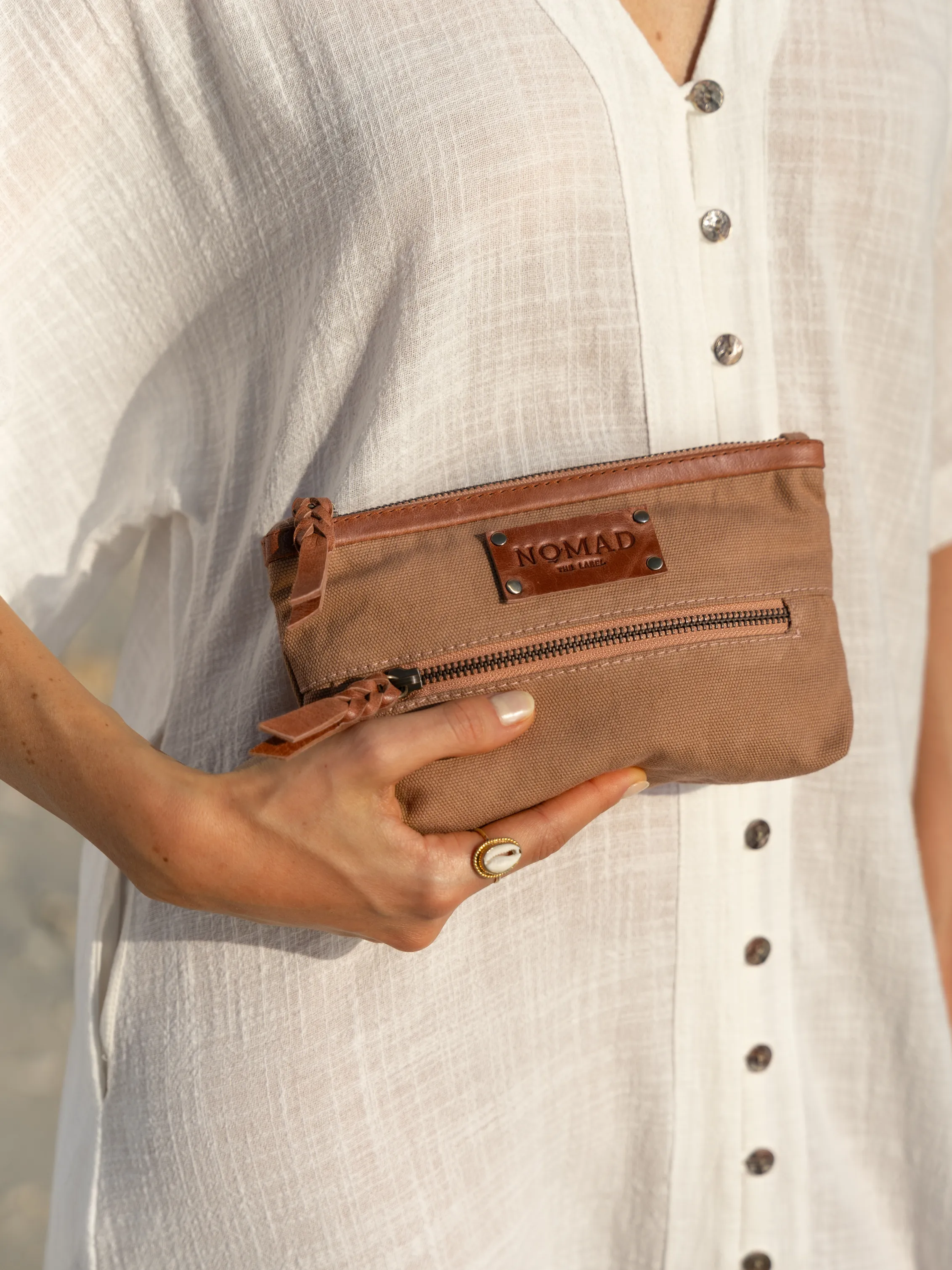 Avalon Canvas Clutch Desert Sand