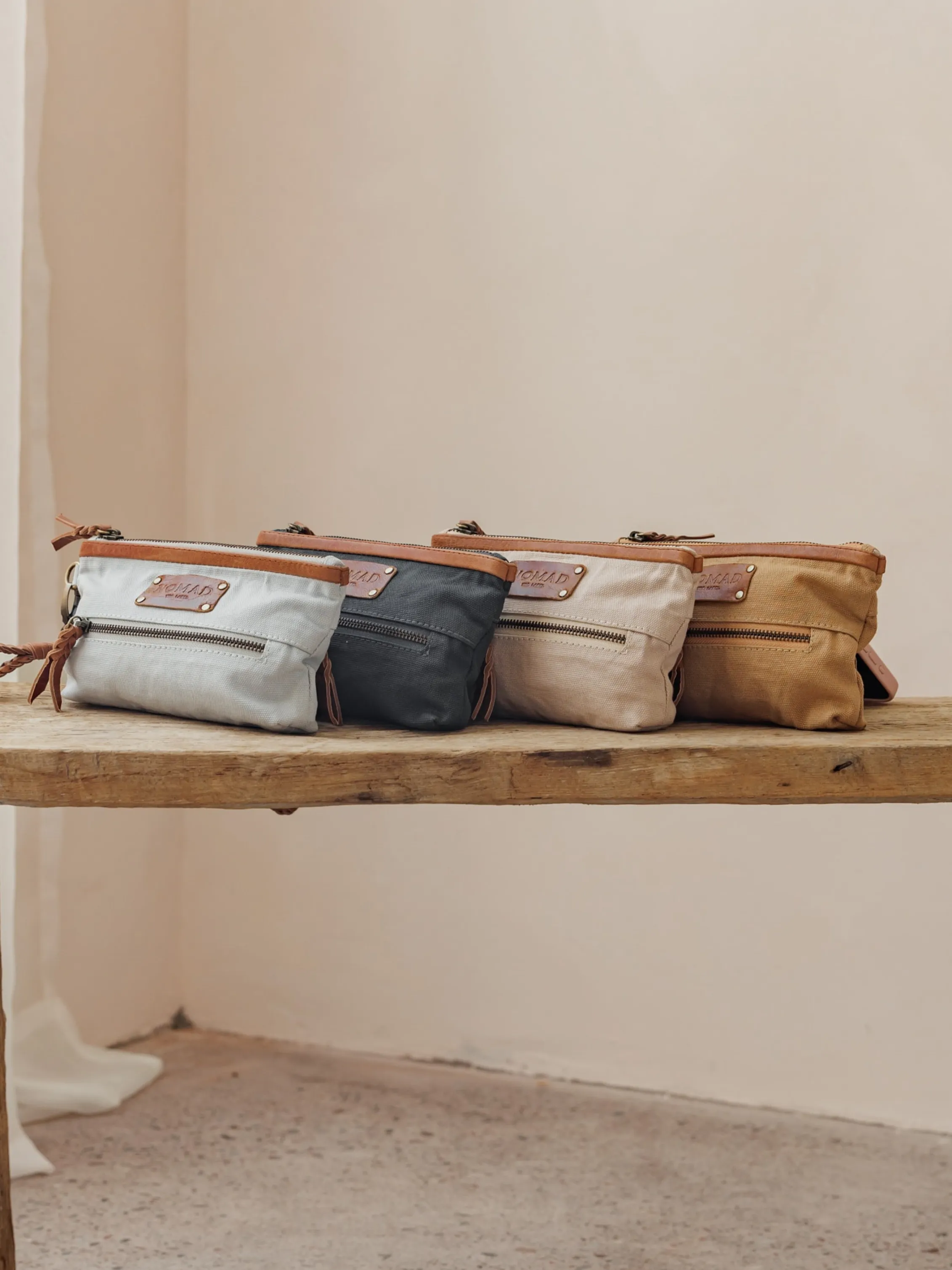 Avalon Canvas Clutch Desert Sand