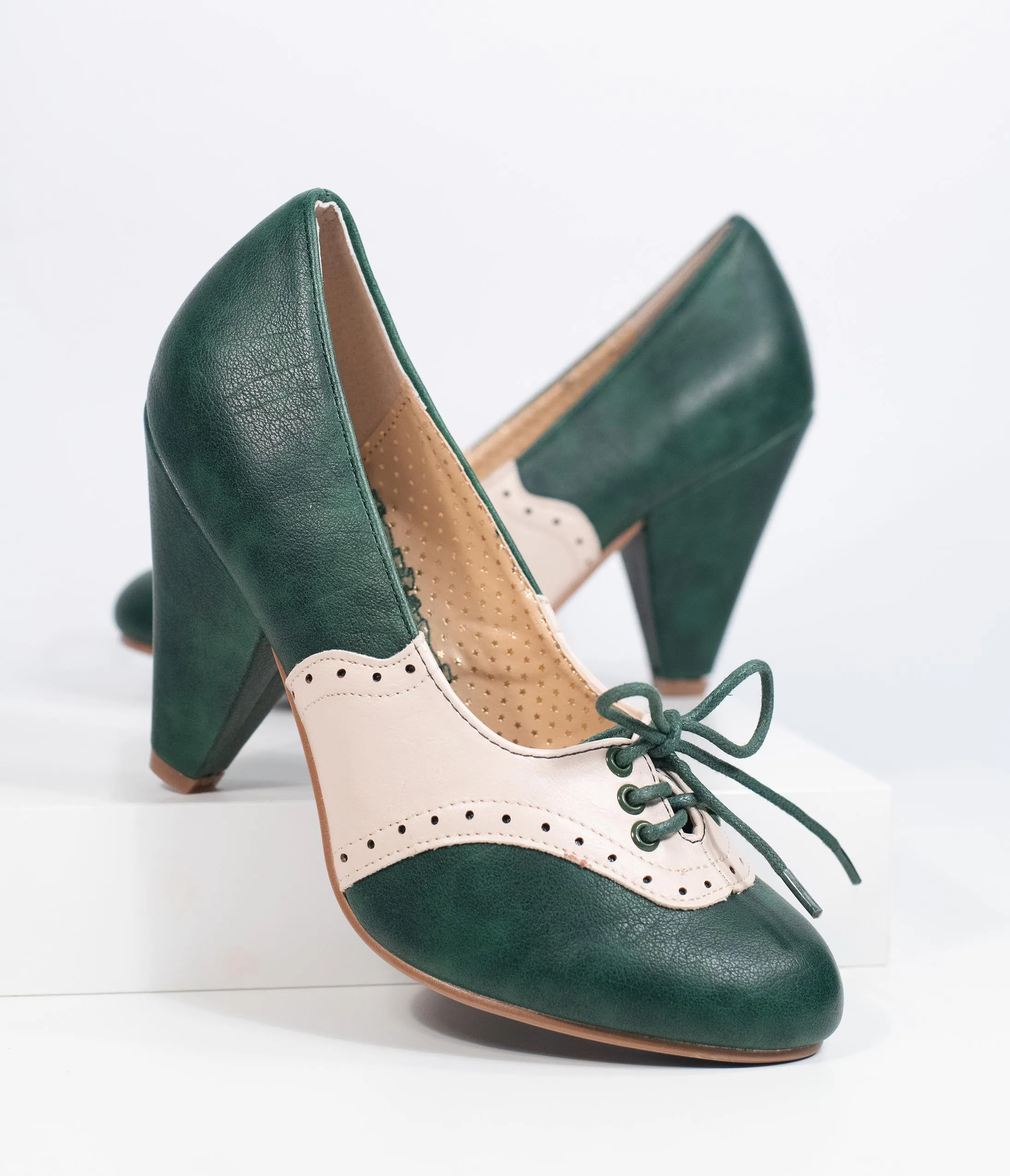 Bettie Page Green & Ivory Leatherette Carole Oxford Saddle Heels