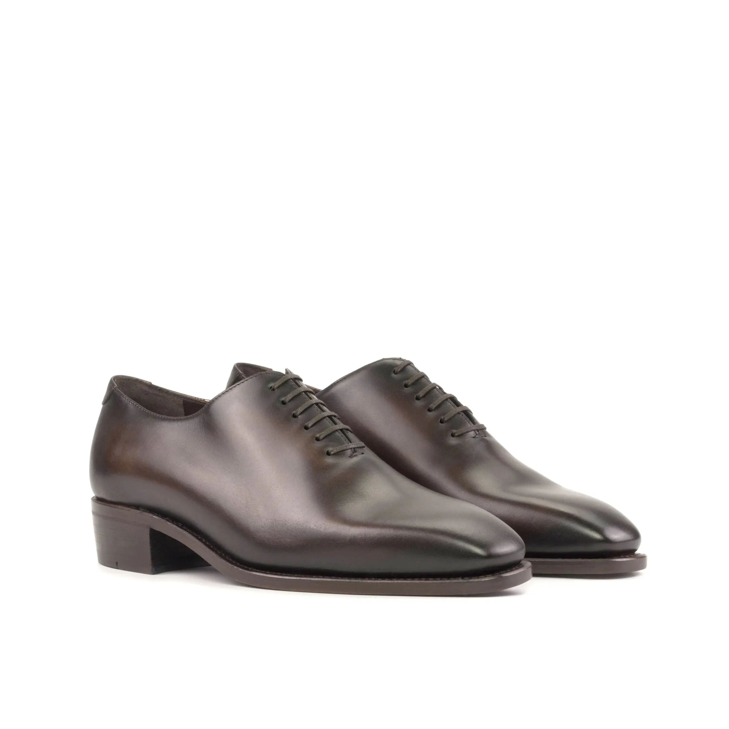 Elio wholecut shoes