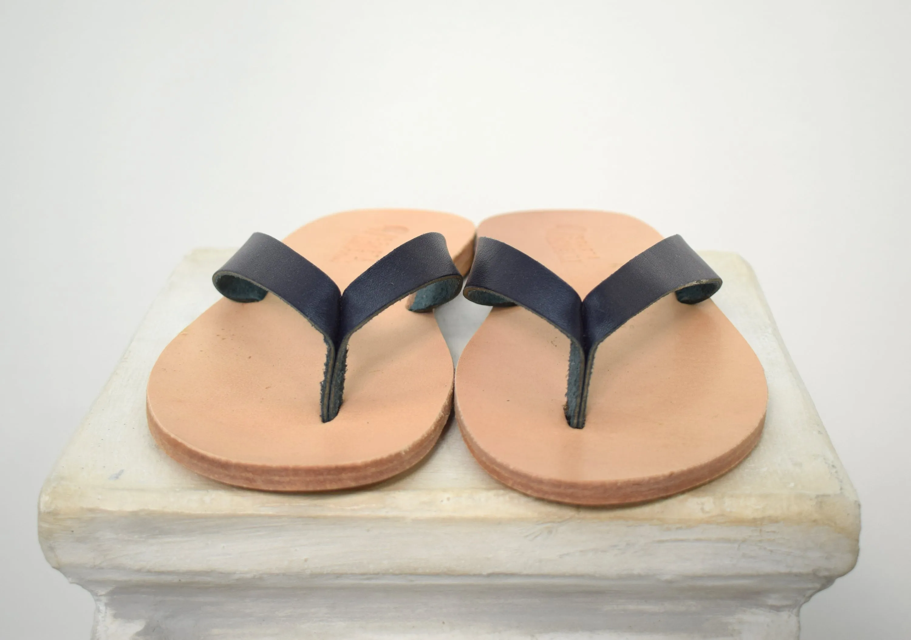 Flip Flops and Thongs Sandals for Women with Genuine Leather