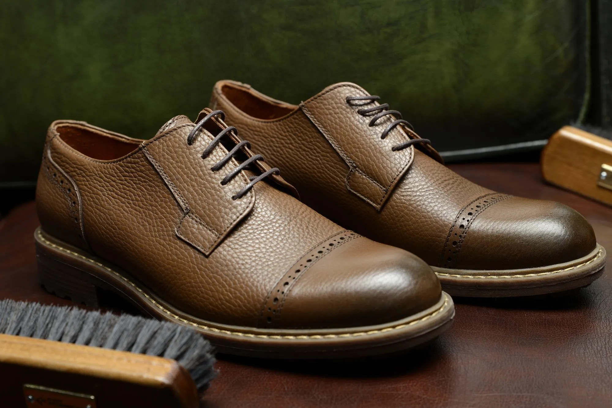 FOOT FEDERATION DERBY CAP-TOE MENS SHOE WALNUT