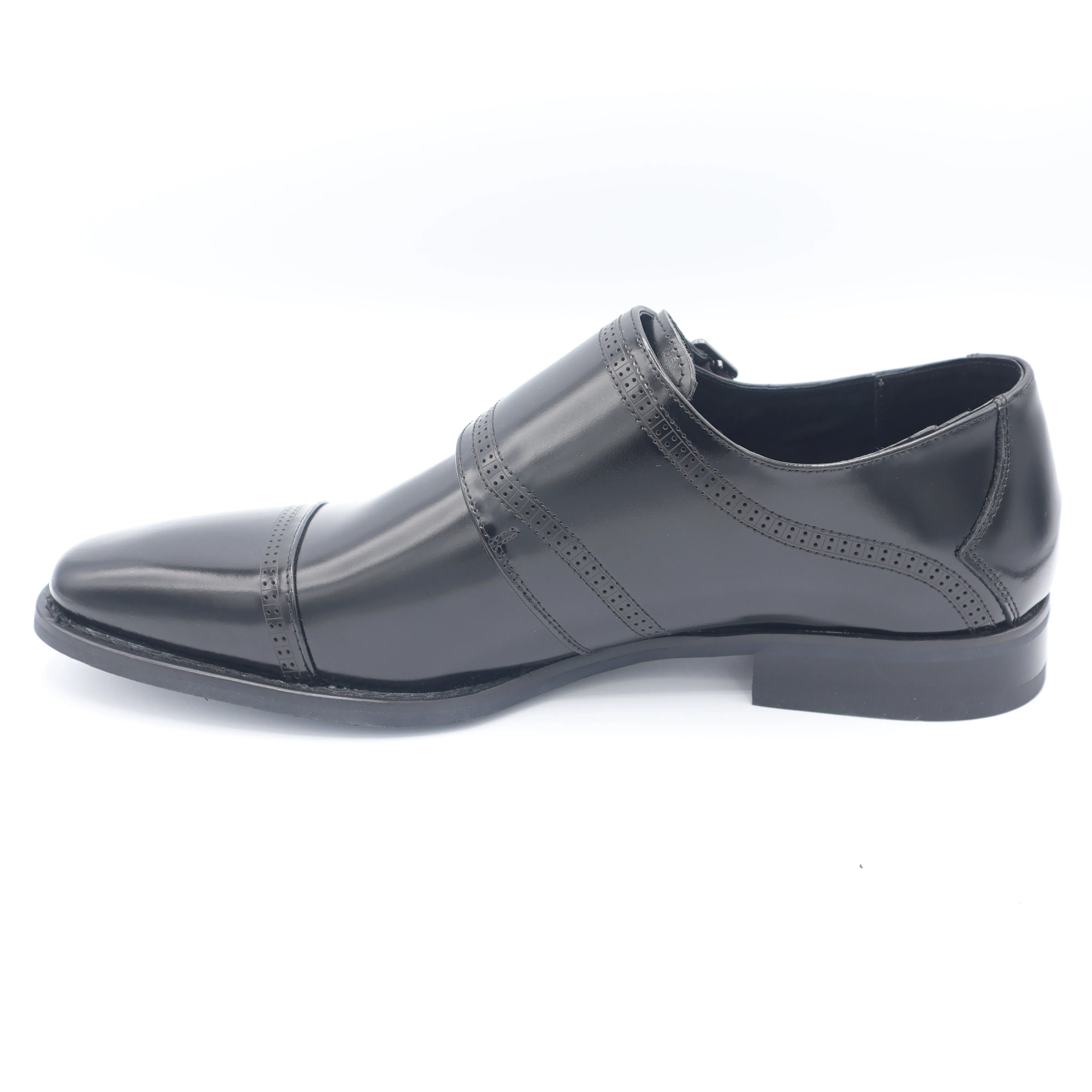Giovanni Black Buckled Dress Shoe