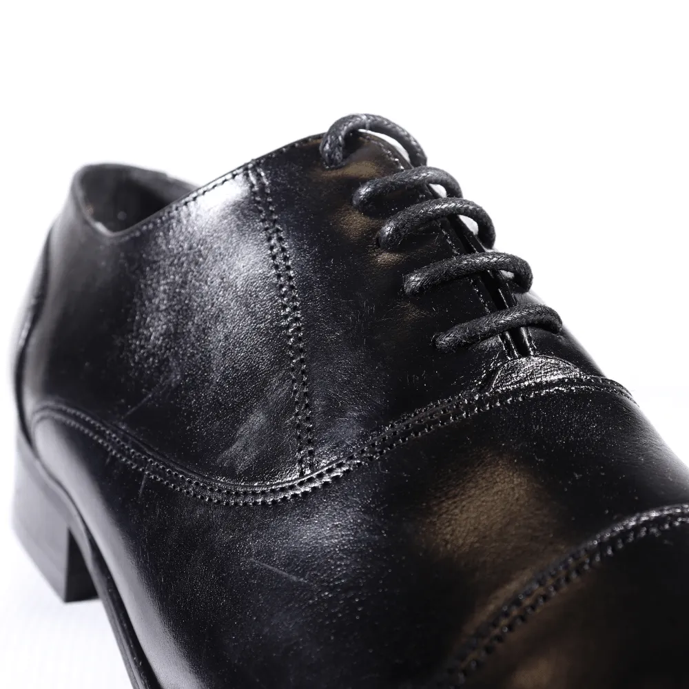 John Drake Oxford Toe-Cap in Black