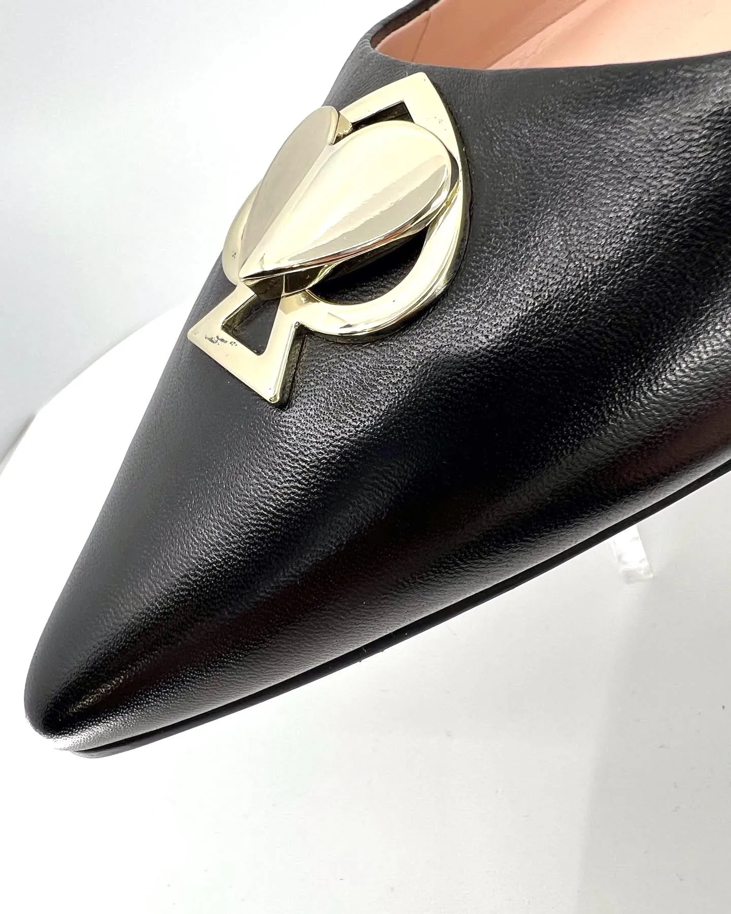 KATE SPADE NEW YORK NOAH POINTY LEATHER FLATS