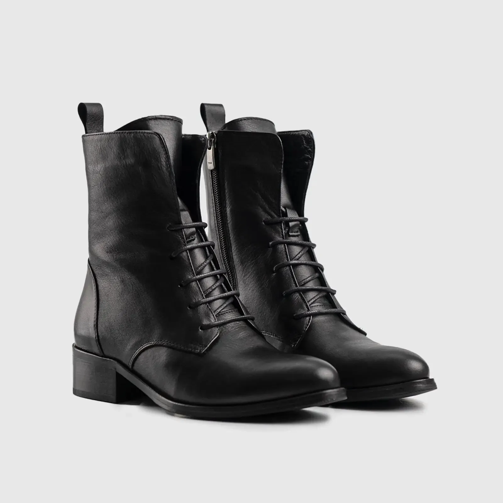 Leather Ankle Boots 8506