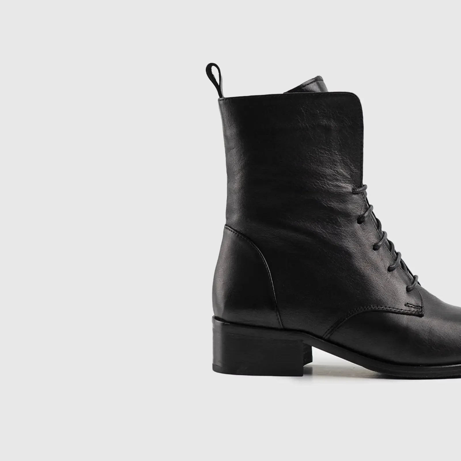 Leather Ankle Boots 8506
