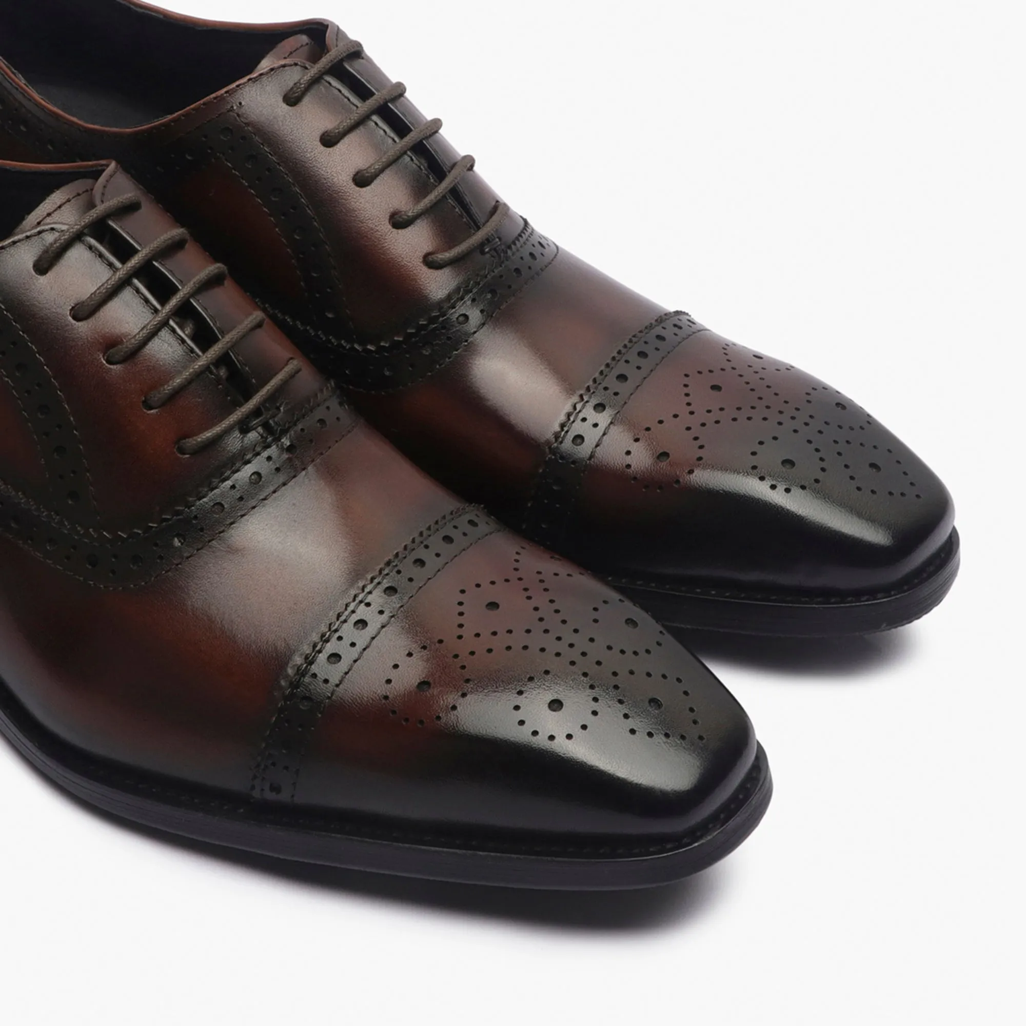 Medallion Toe Semi Brogue Lace ups