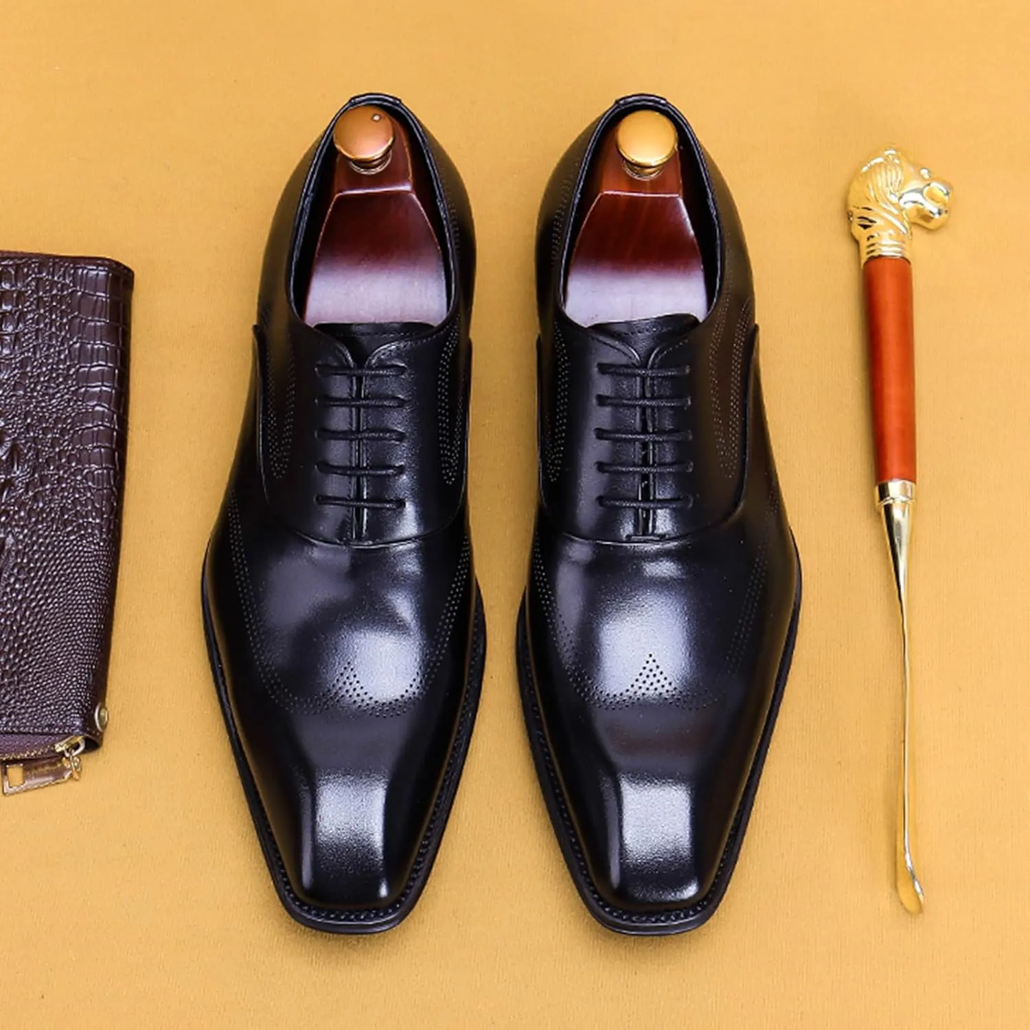 Men's Genuine Leather Carved Brogue Oxfords Shoes Fashion Classic Lace Up Low Top Dress Shoes Handcrafted Business Formal Derby Shoes