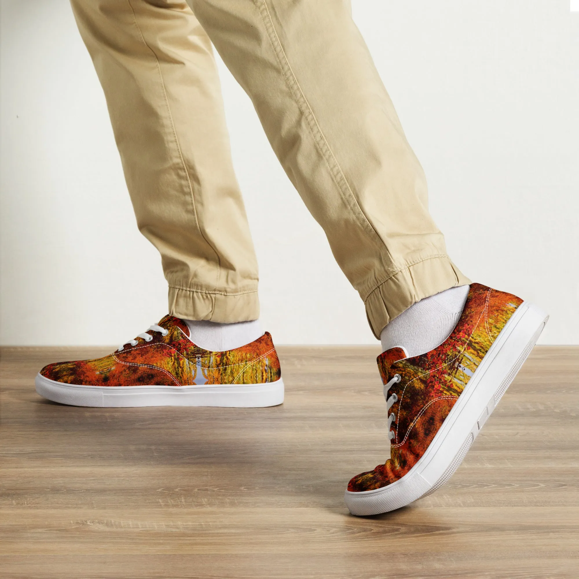 Men’s lace-up canvas shoes in the colors of nature