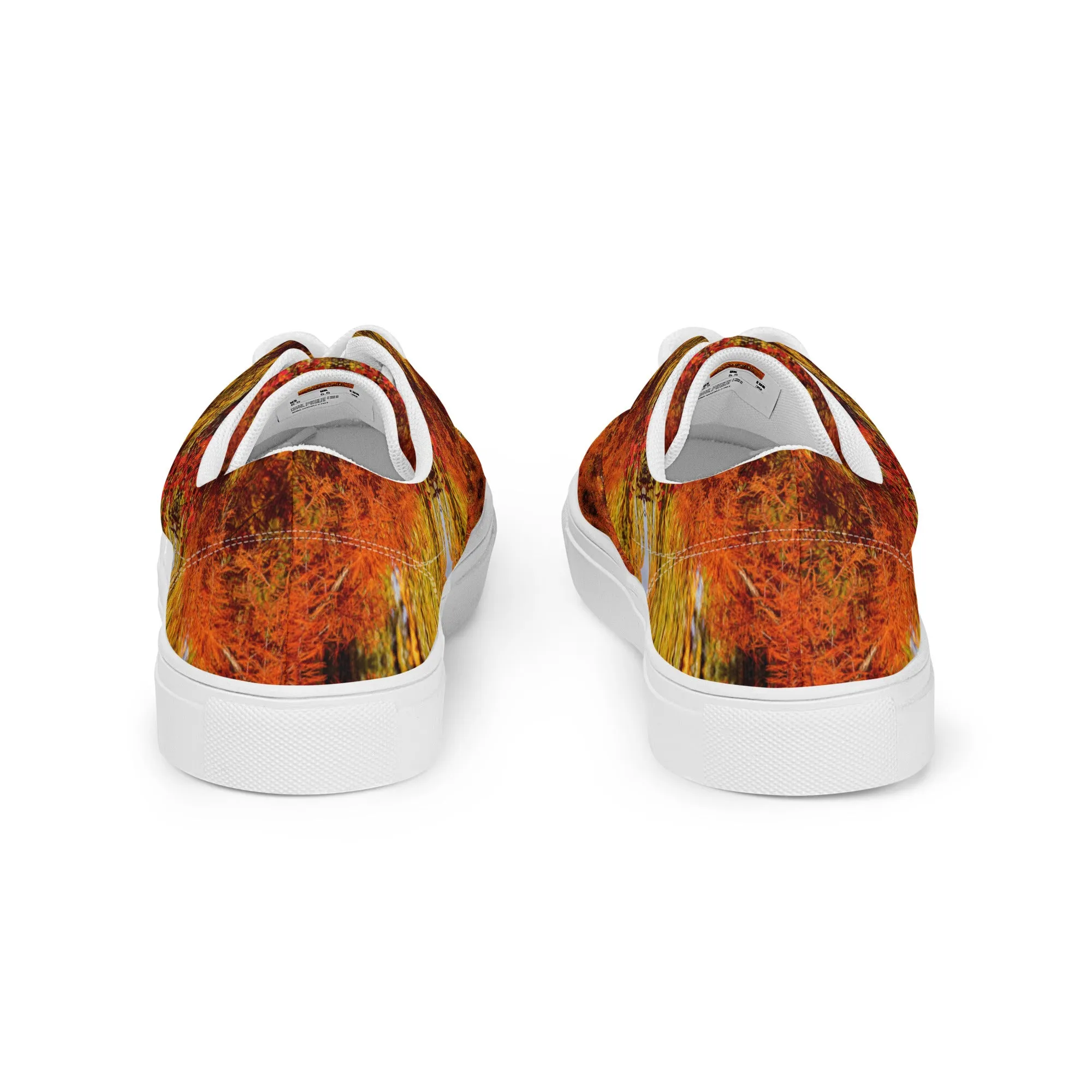 Men’s lace-up canvas shoes in the colors of nature