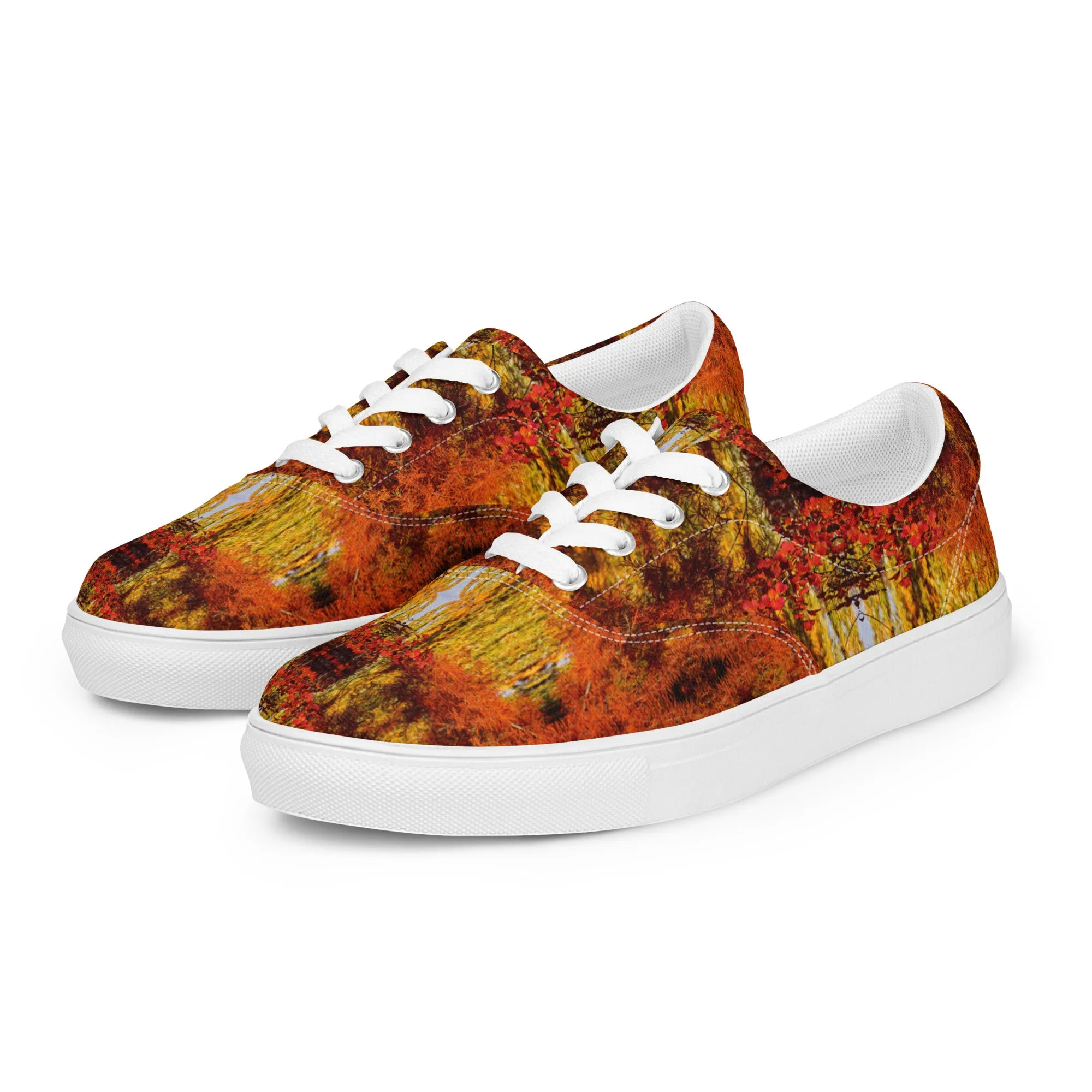 Men’s lace-up canvas shoes in the colors of nature