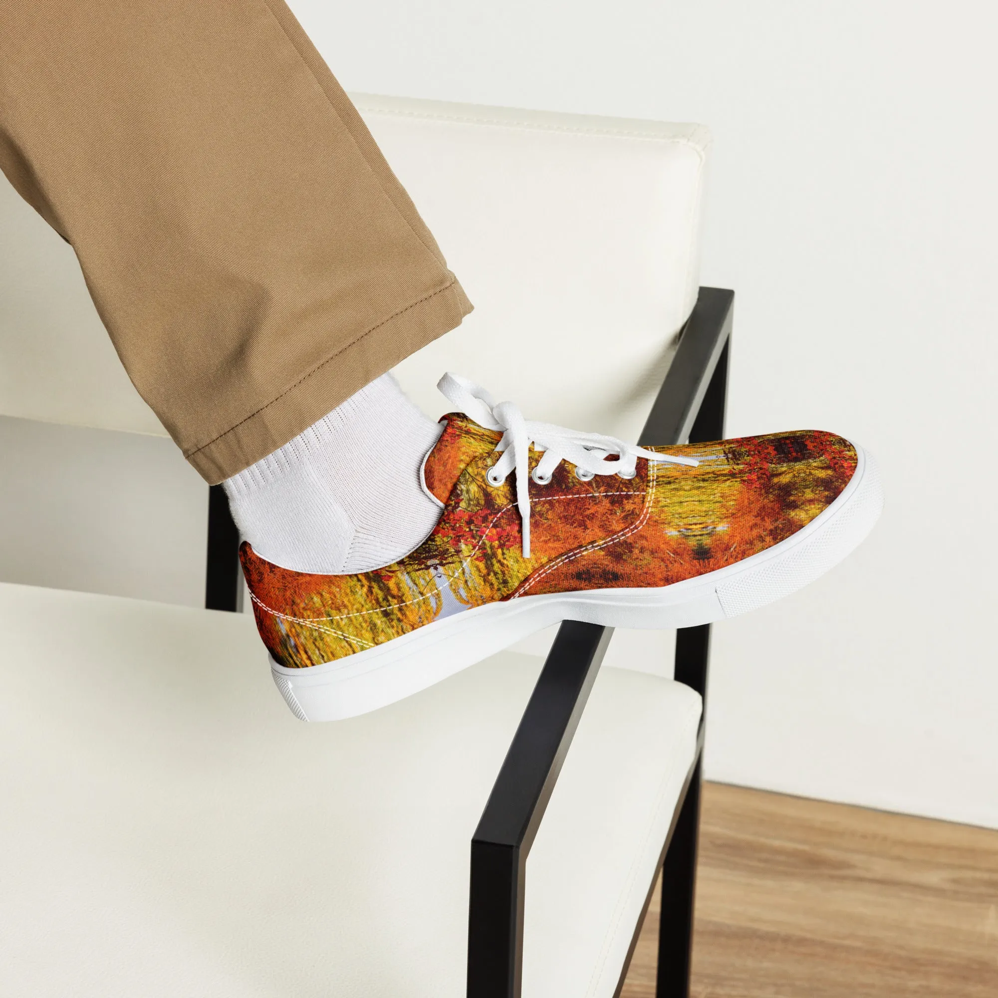 Men’s lace-up canvas shoes in the colors of nature