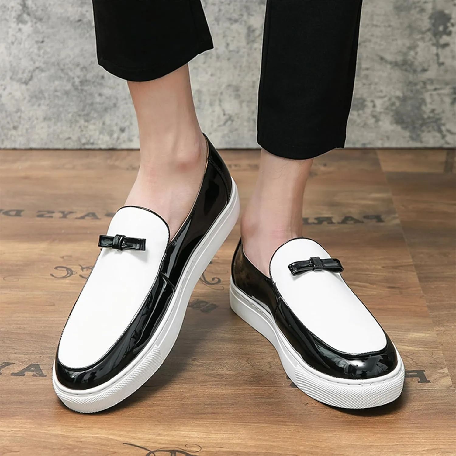 Men's Patent Leather Penny Loafers with Bow Round Toe Slip-On Flat Business Formal Shoes Casual Driving Work Shoes