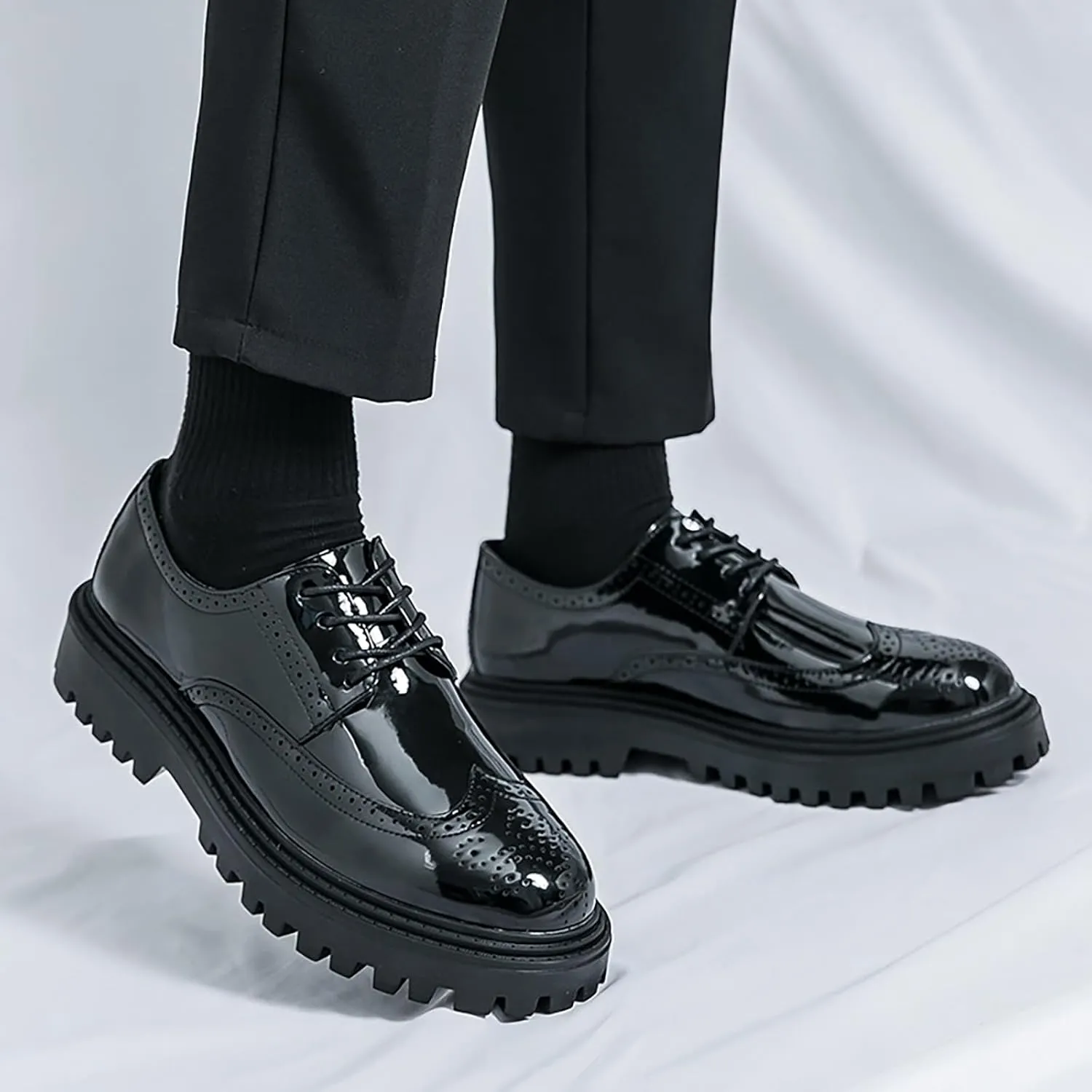 Men's Patent Leather Wingtip Platform Derby Shoes Fashion Round Toe Lace Up Lug Sole Brogue Dress Shoes for Causal Business Work Wedding