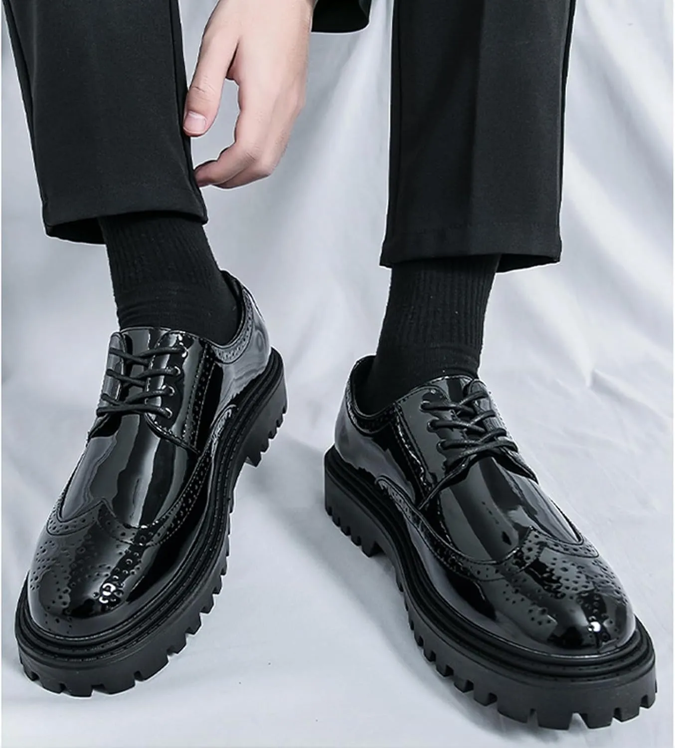 Men's Patent Leather Wingtip Platform Derby Shoes Fashion Round Toe Lace Up Lug Sole Brogue Dress Shoes for Causal Business Work Wedding