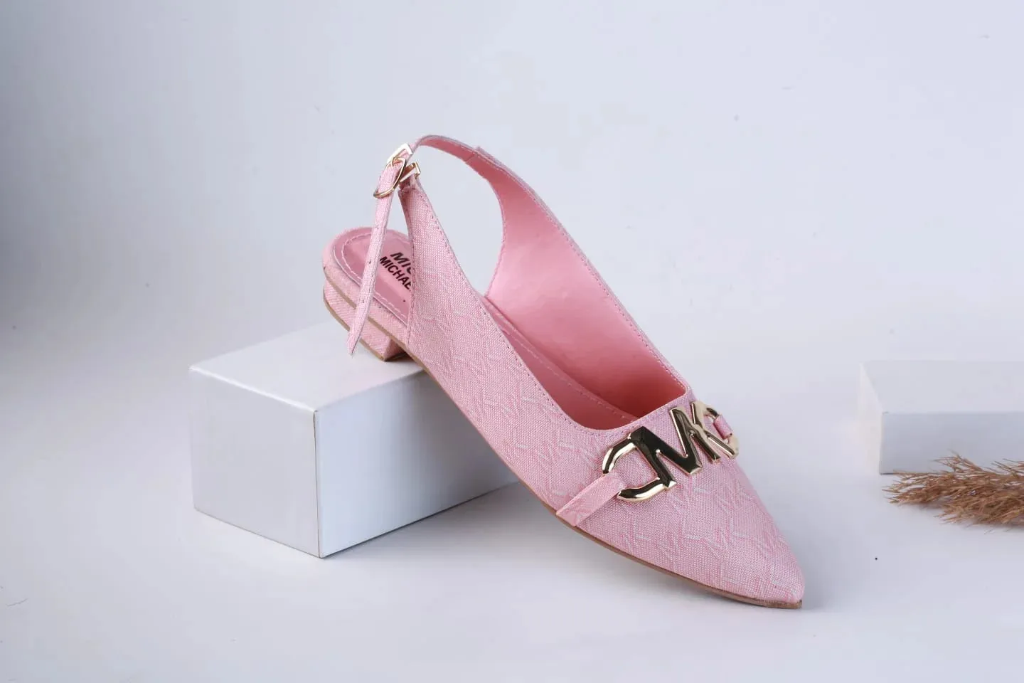 MICHAEL KORS POINTED TOE FLAT PUMPS - PINK