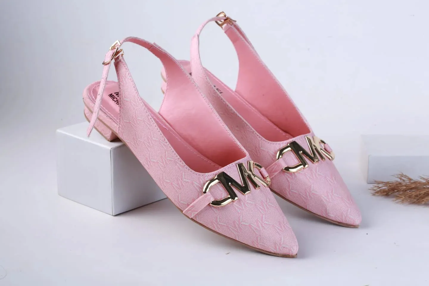 MICHAEL KORS POINTED TOE FLAT PUMPS - PINK