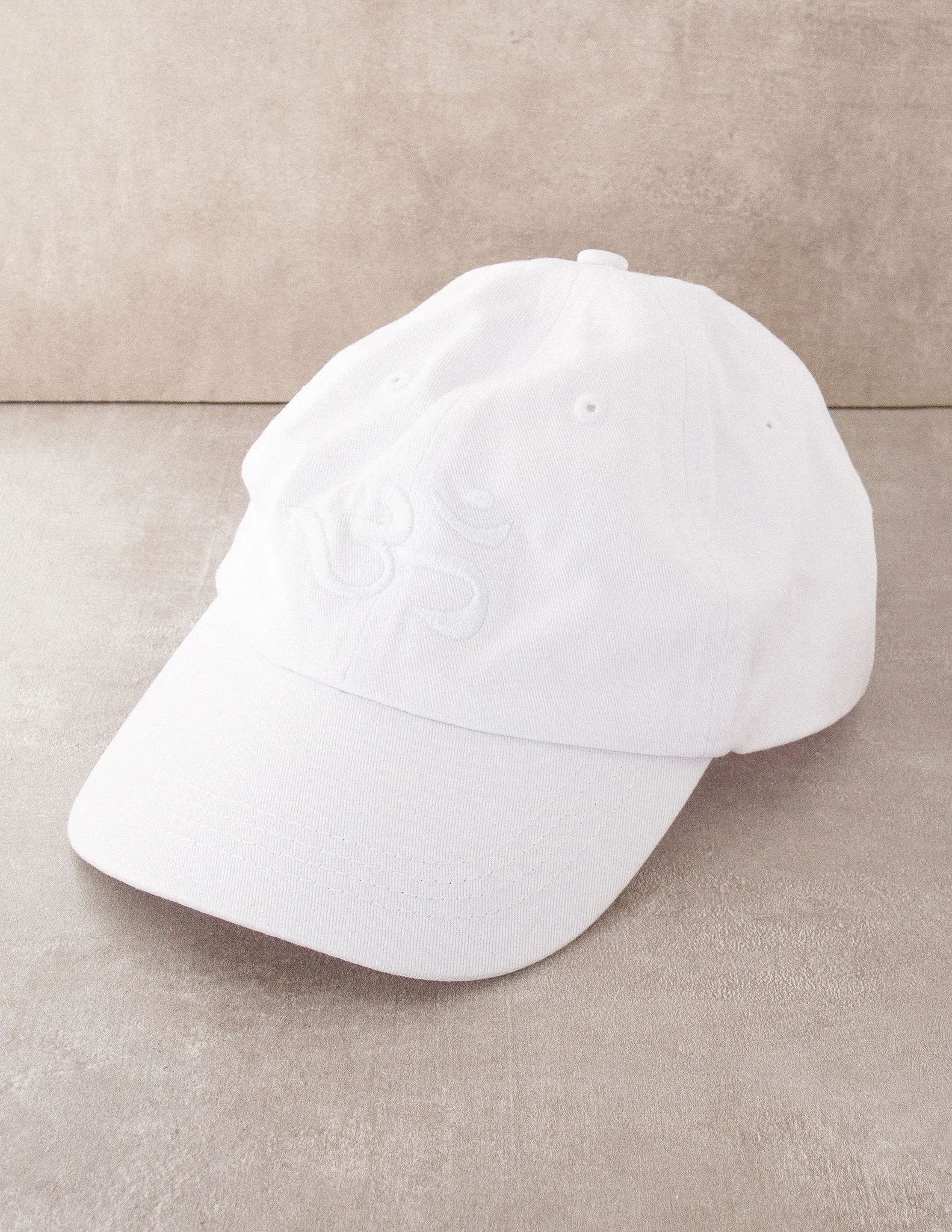 Om Hat