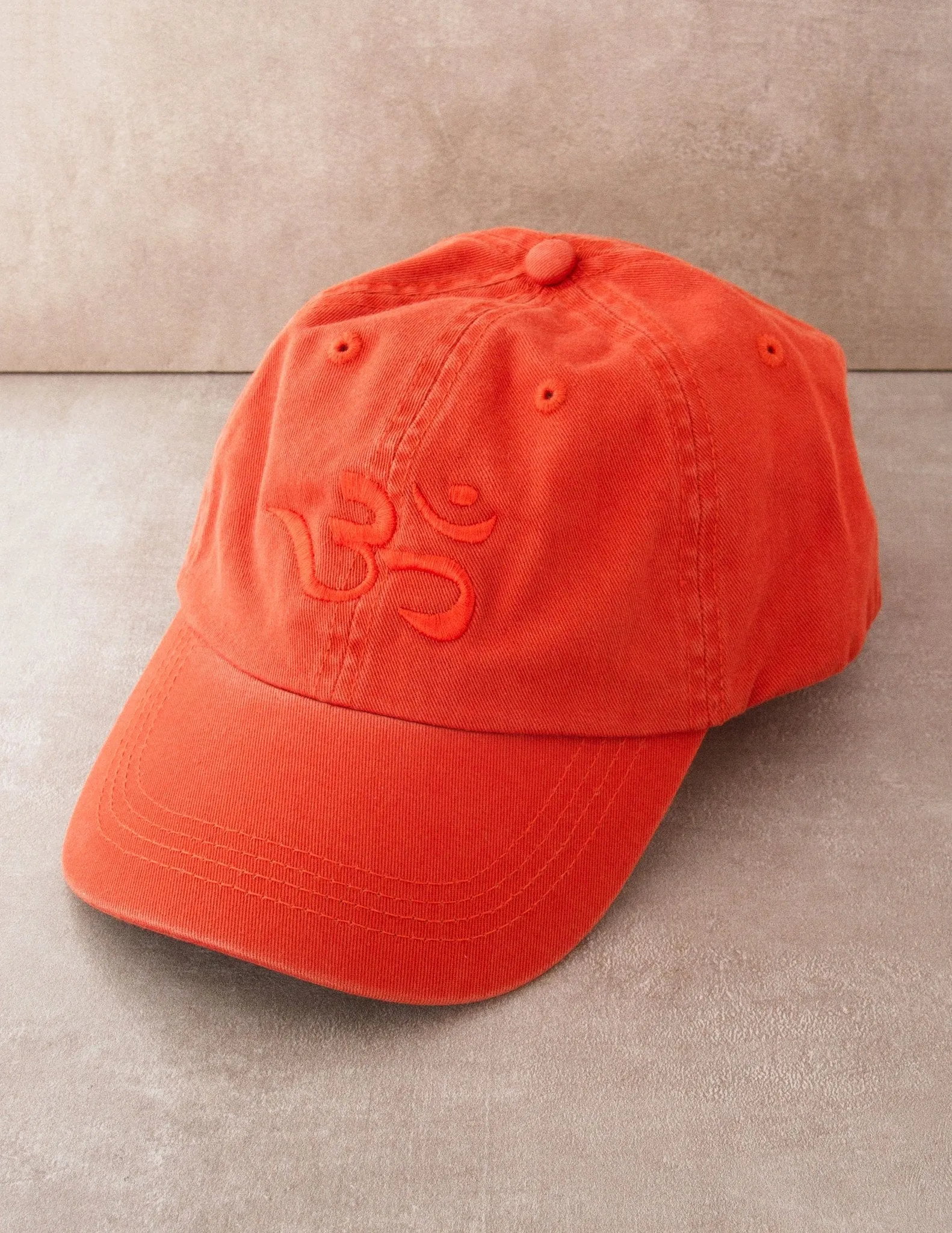 Om Hat