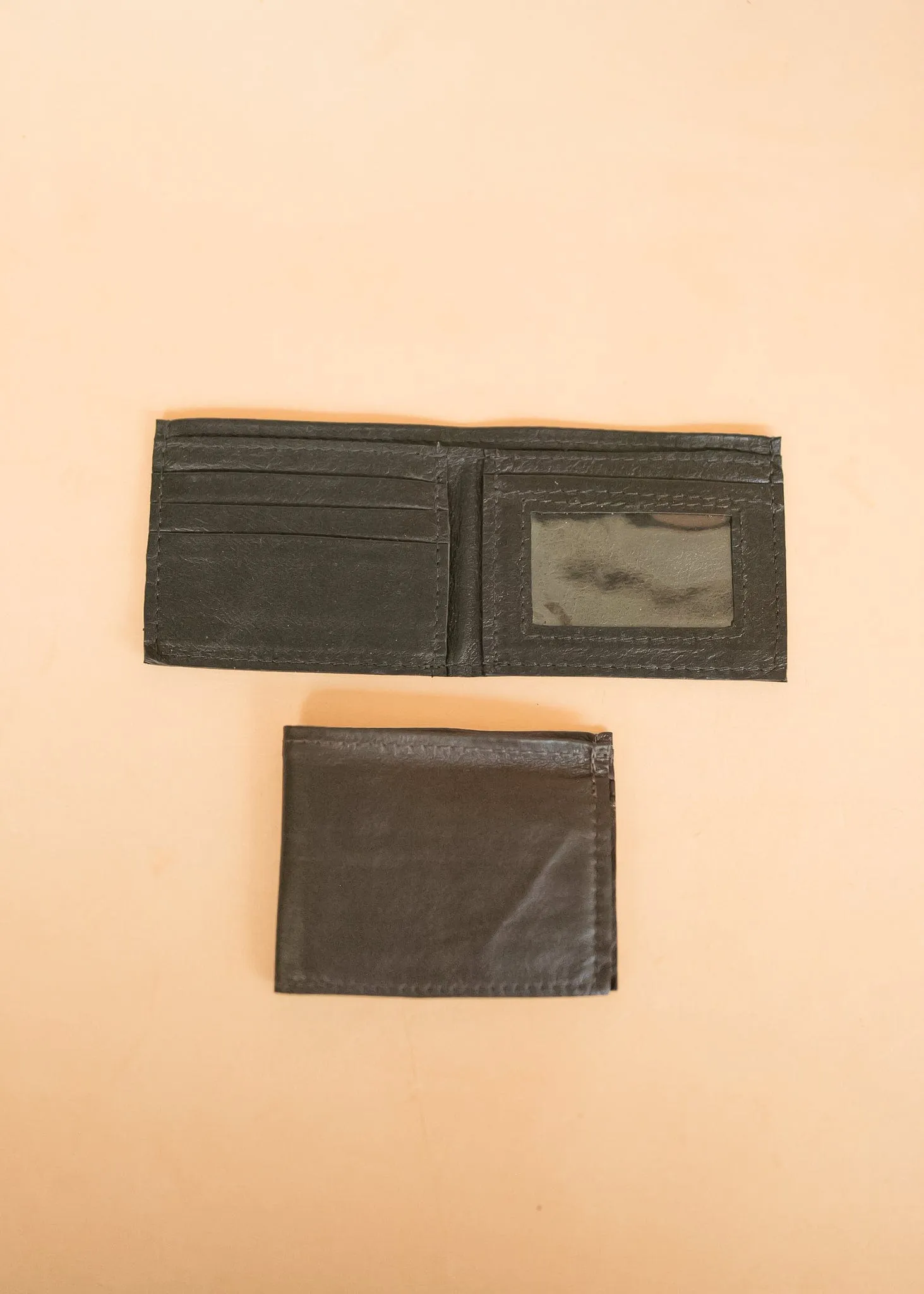 Small Bifold Wallet with Window - Kangaroo