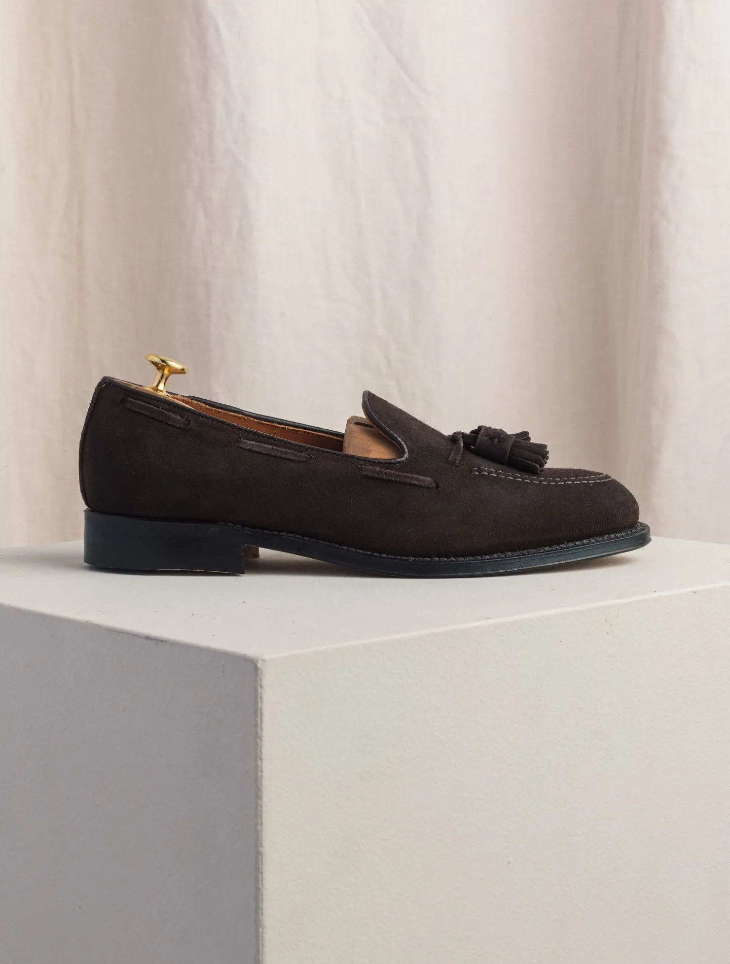 Suede Tassel Loafer Dark Brown
