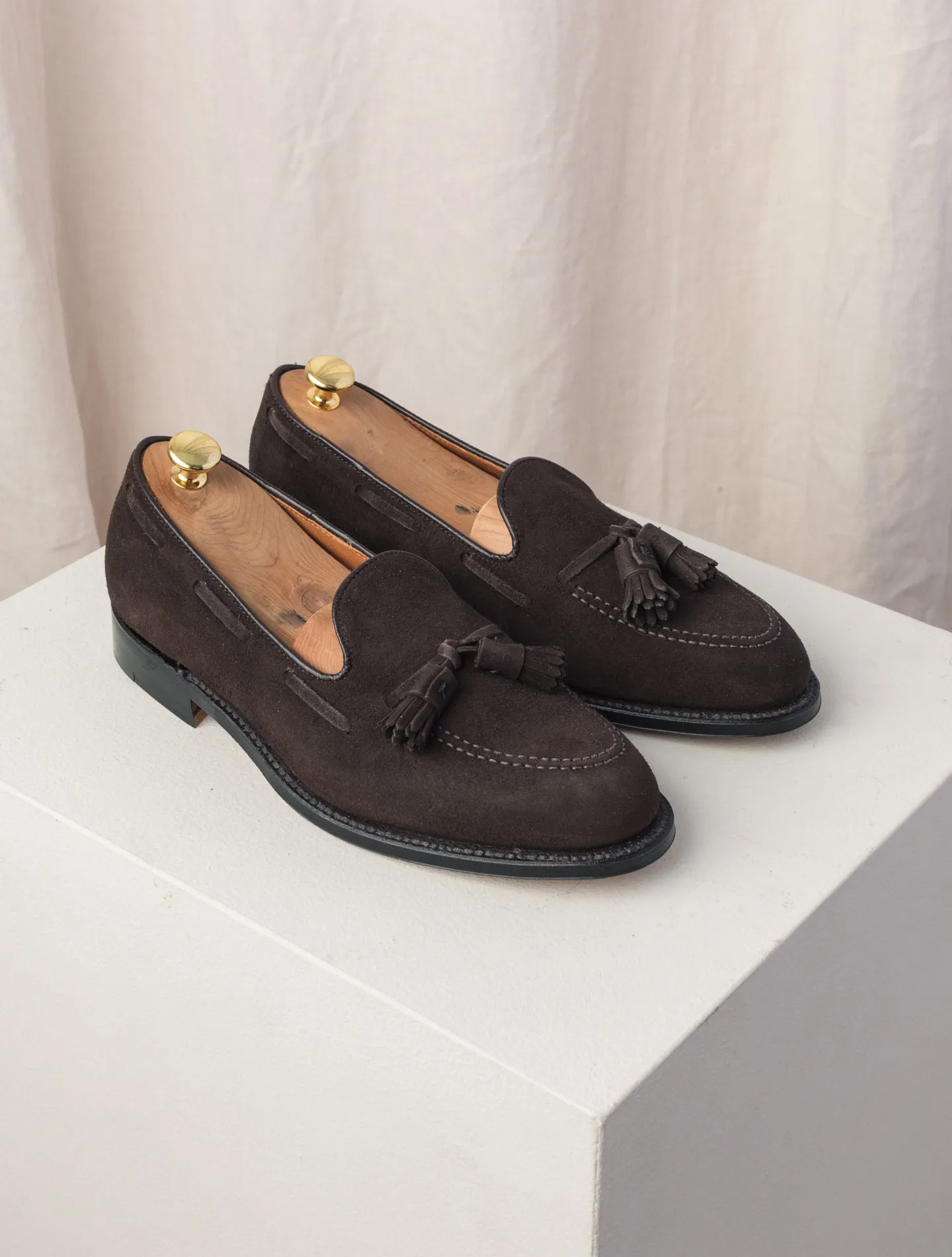 Suede Tassel Loafer Dark Brown