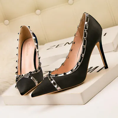 Tillbuy Begonia Rivets Pumps