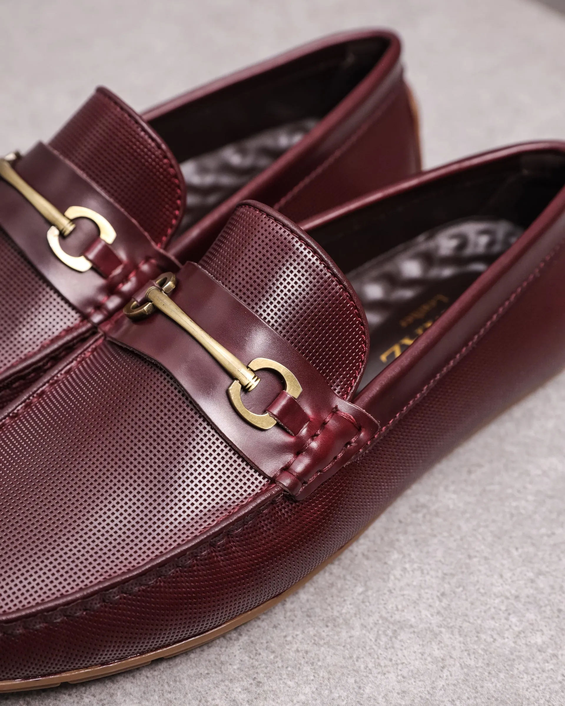 Tomaz C376 Men's Buckle Moccasins