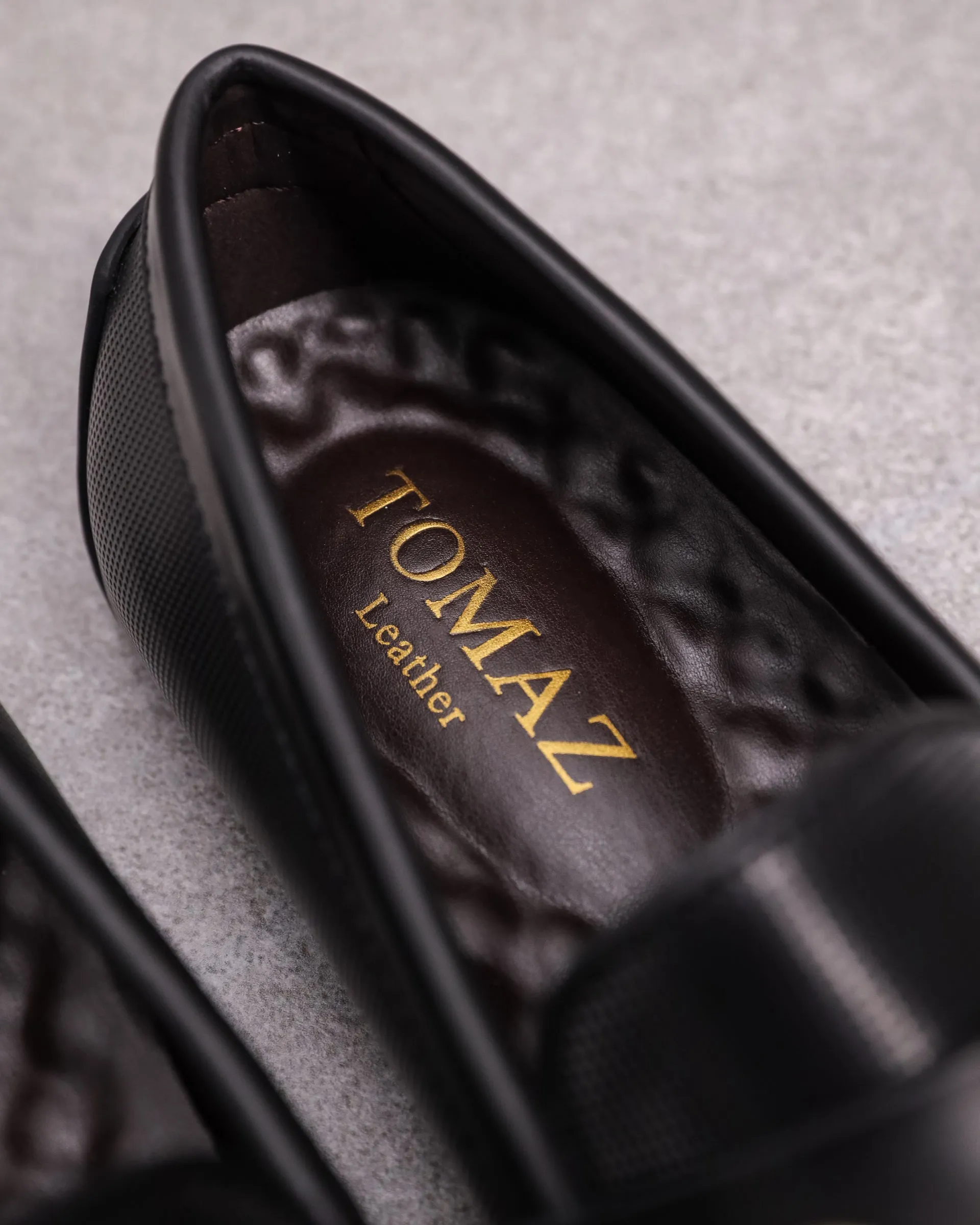 Tomaz C376 Men's Buckle Moccasins