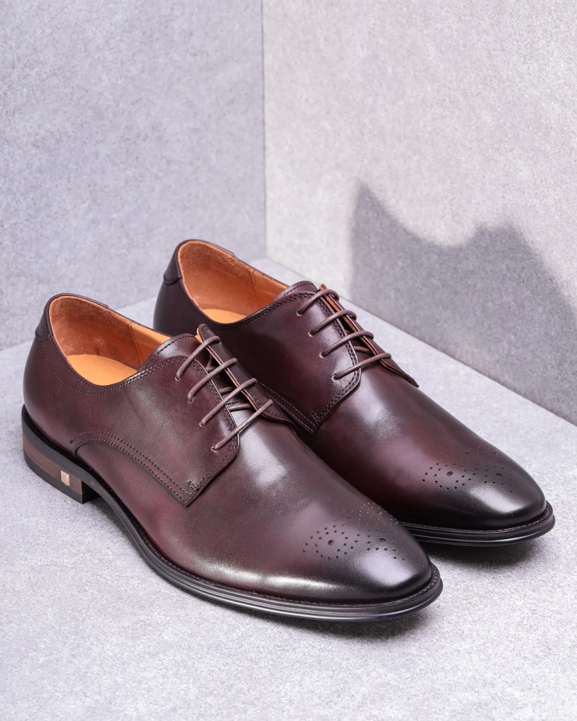 Tomaz F305 Men's Medallion Toe Derby
