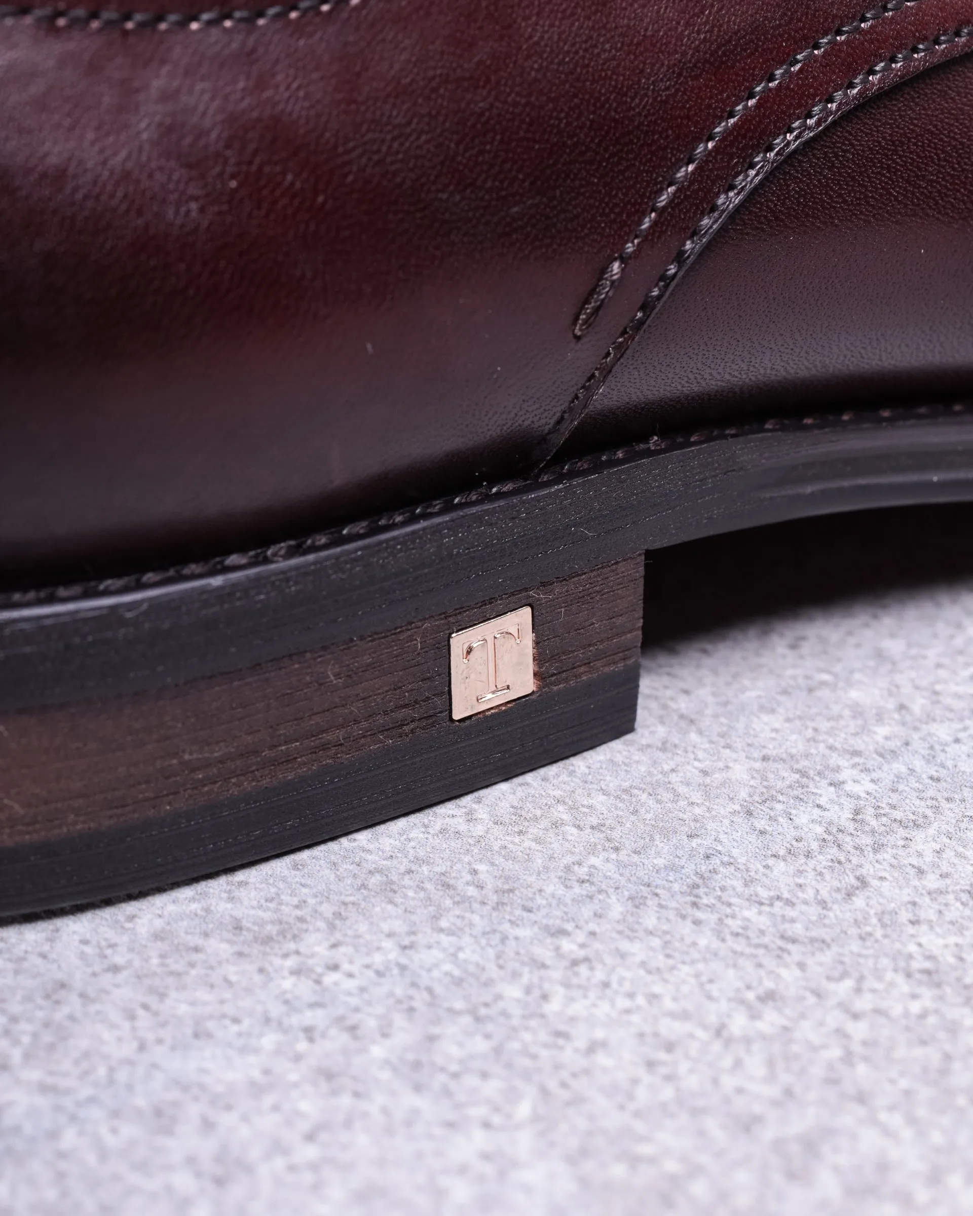 Tomaz F305 Men's Medallion Toe Derby