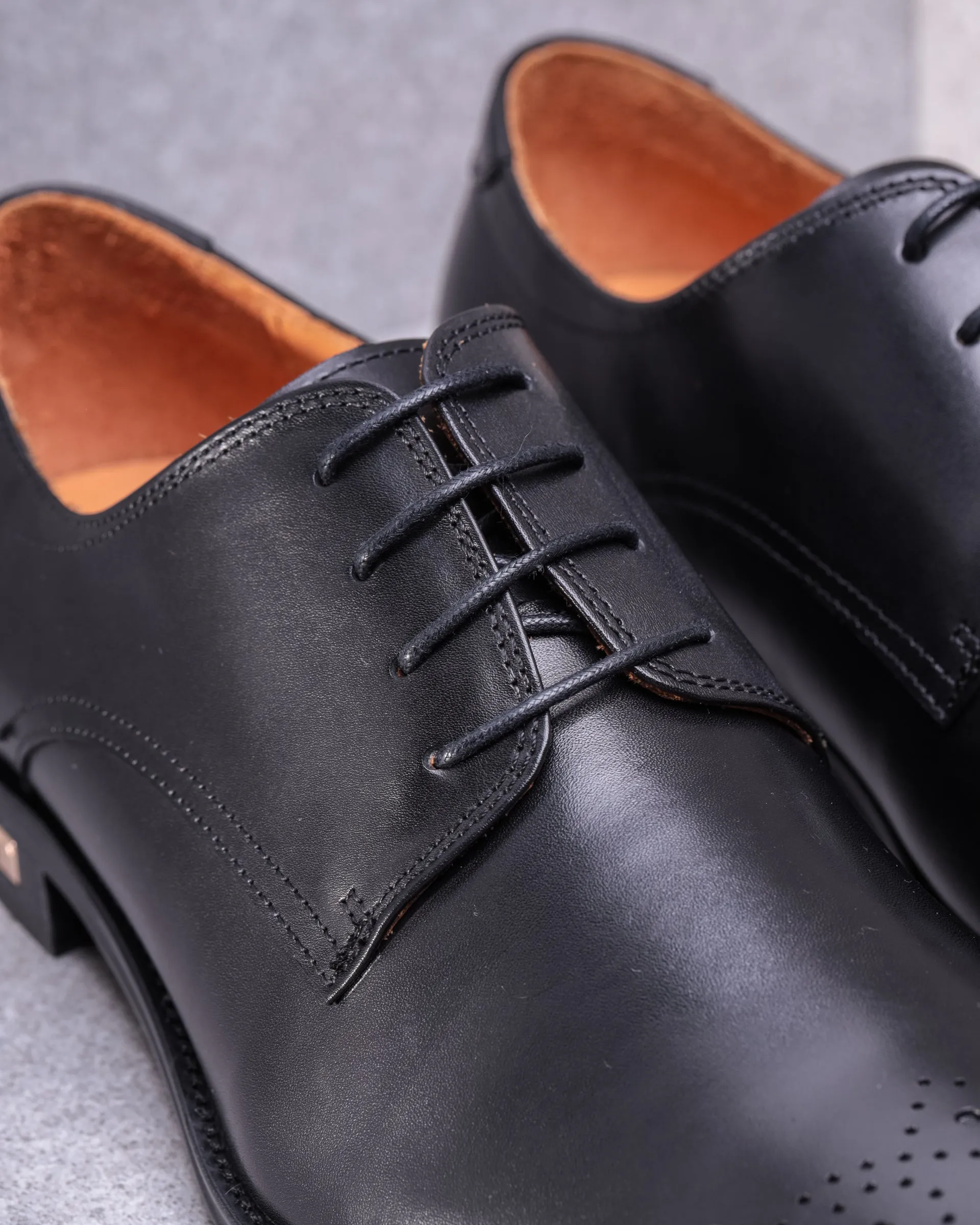 Tomaz F305 Men's Medallion Toe Derby