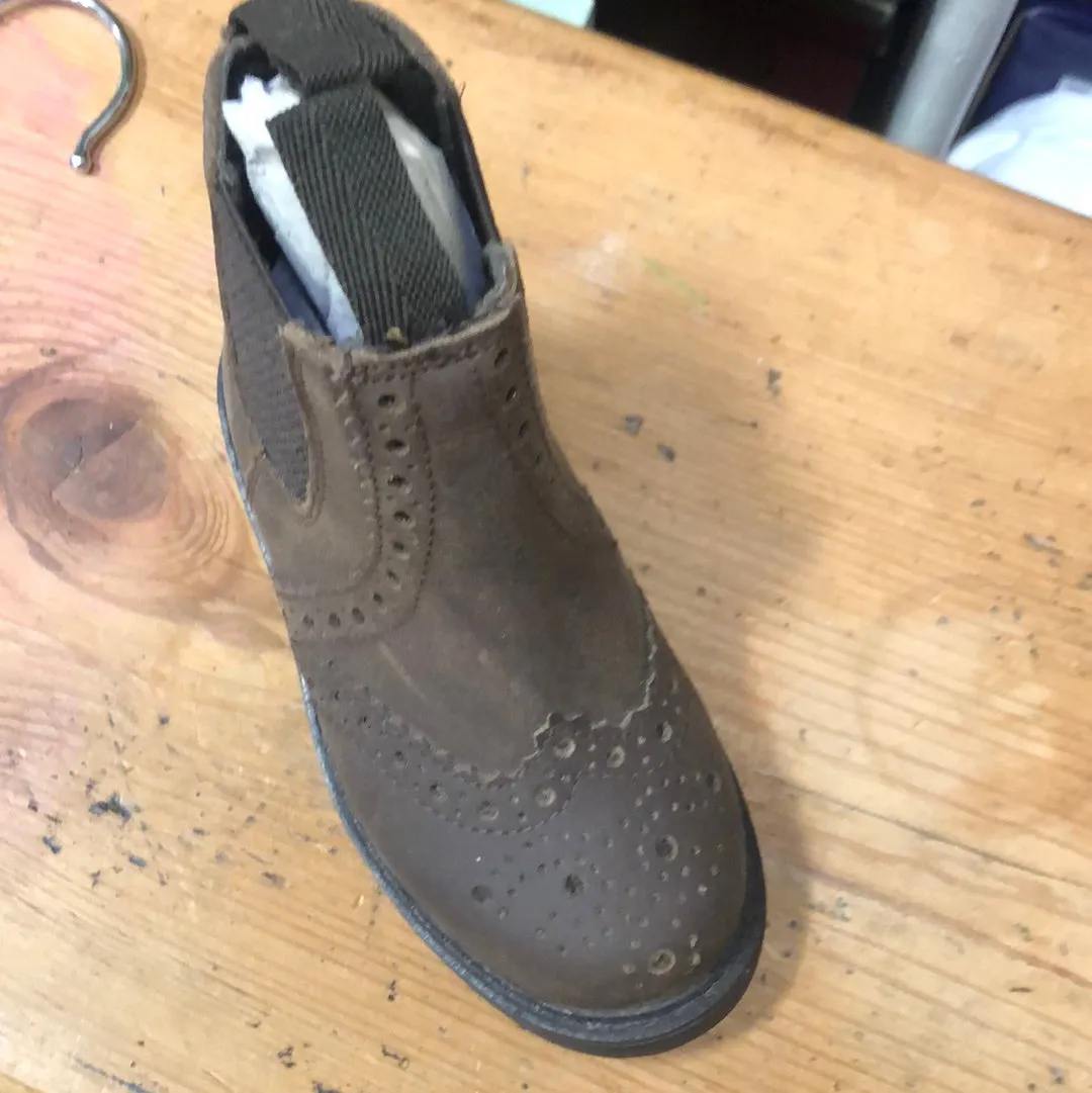 Unisex leather  brogue Chelsea / Dealer Boots 03255