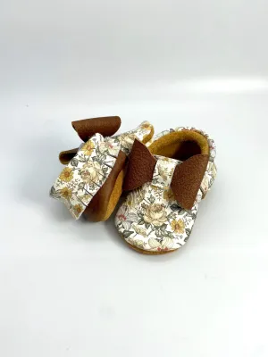 Vintage Floral Bow Mocc