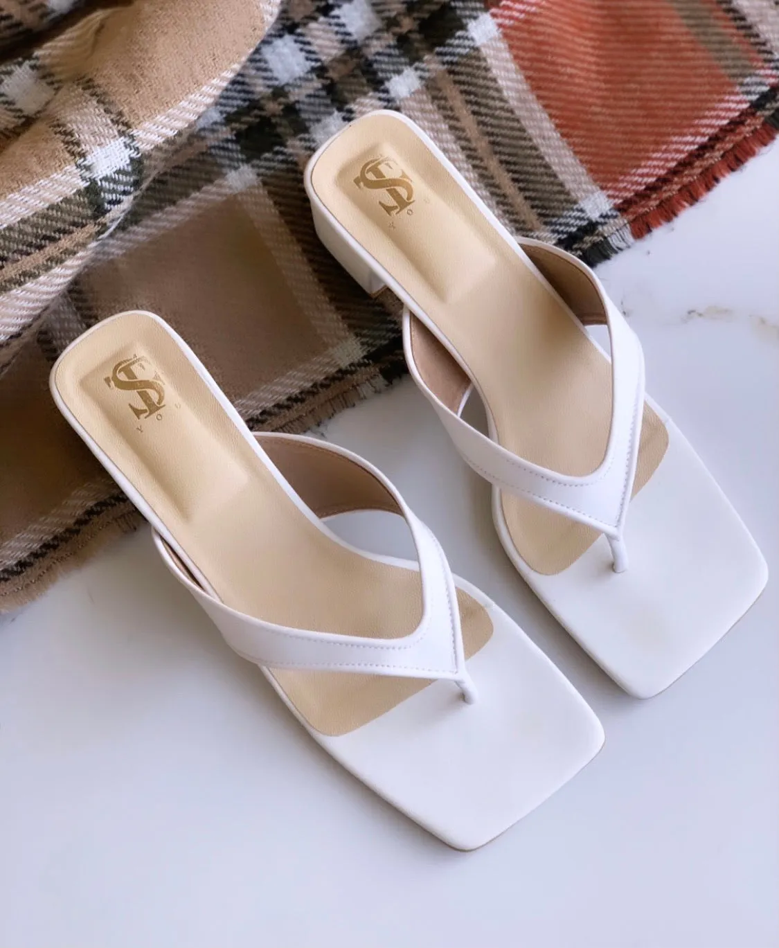 White Toe-Rest Mid heels