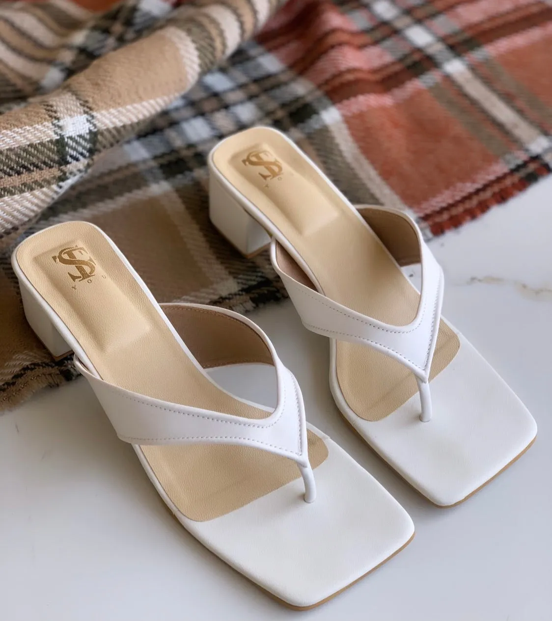 White Toe-Rest Mid heels
