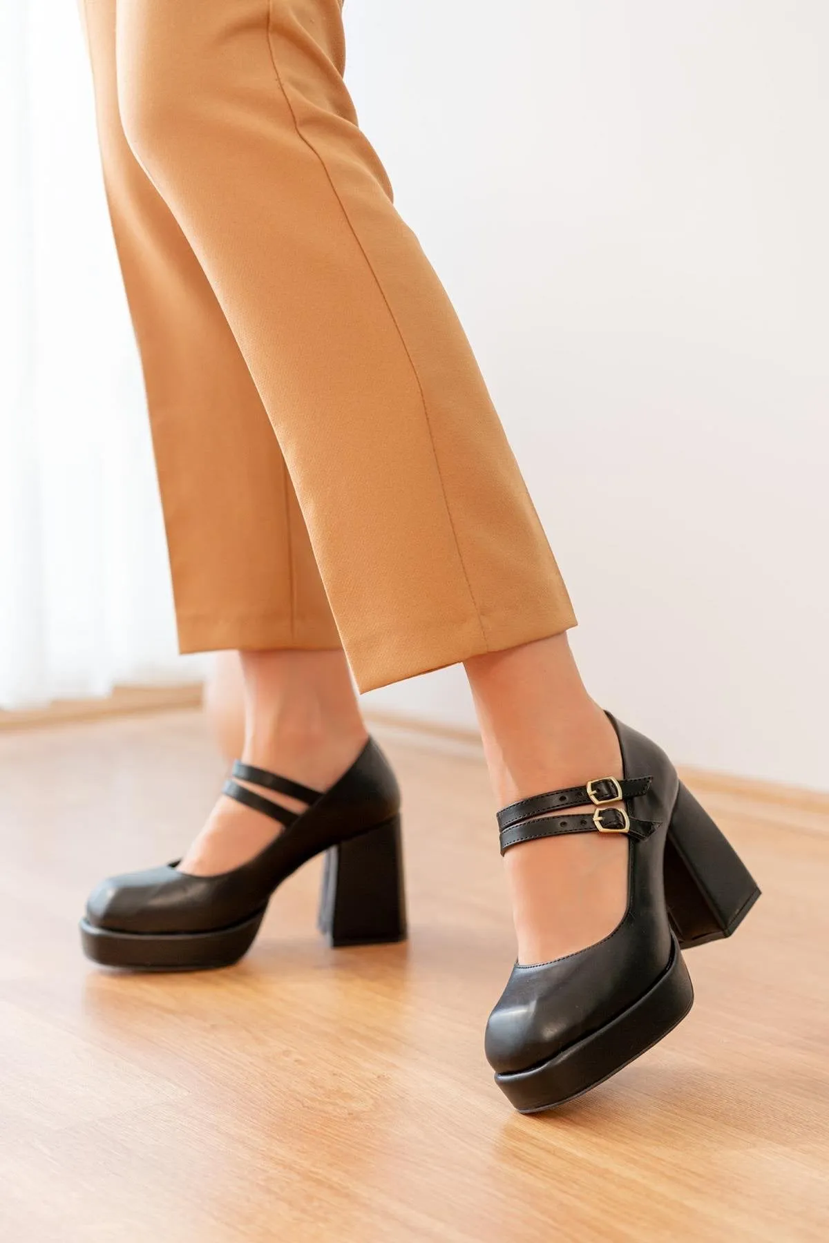 Women's Black Double Buckle Platform Heeled Shoes