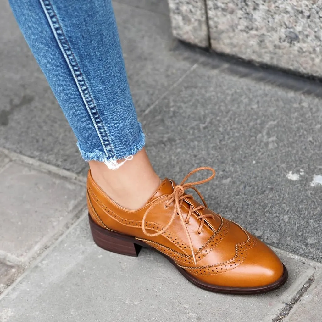 Women's Flat Saddle Oxford Shoes Round Toe Wingtip Lace Up Low Heel Perforated School Uniform Oxfords Brogues