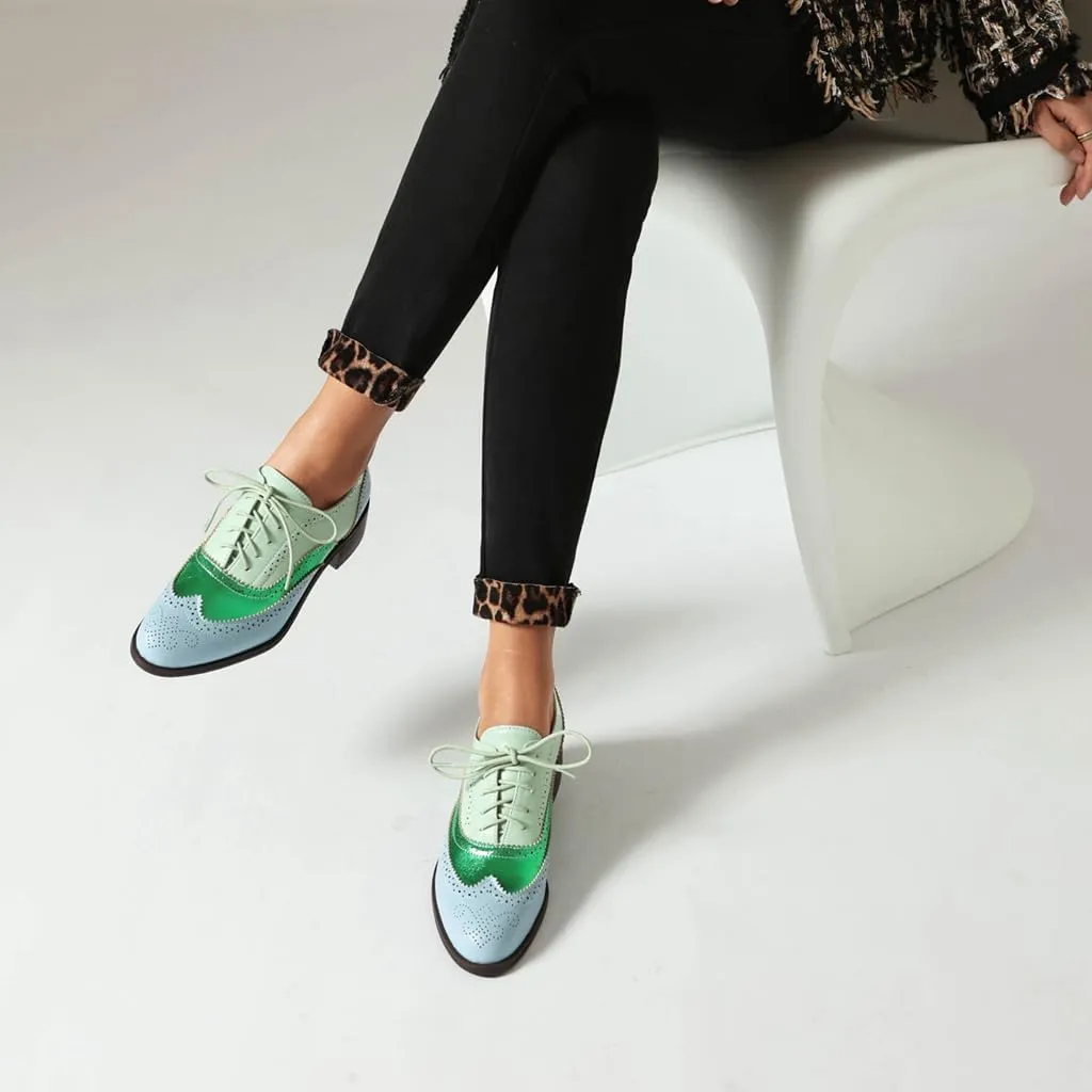 Women's Flat Saddle Oxford Shoes Two Toned Wingtip Perforated Lace Up Low Heel School Uniform Oxfords Brogues