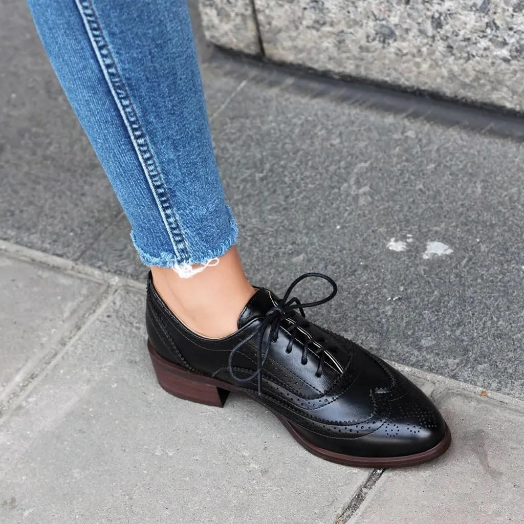 Women's Flat Saddle Oxford Shoes Two Toned Wingtip Perforated Lace Up Low Heel School Uniform Oxfords Brogues