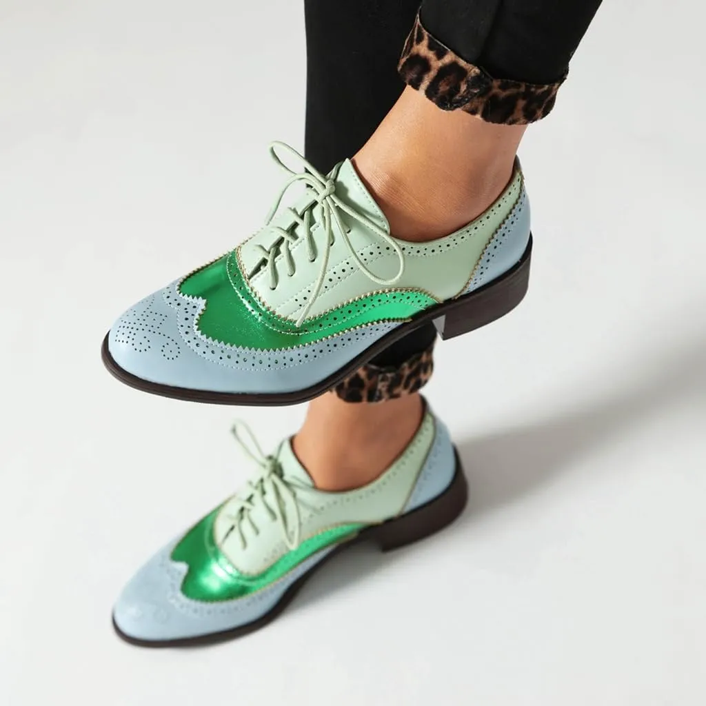 Women's Flat Saddle Oxford Shoes Two Toned Wingtip Perforated Lace Up Low Heel School Uniform Oxfords Brogues
