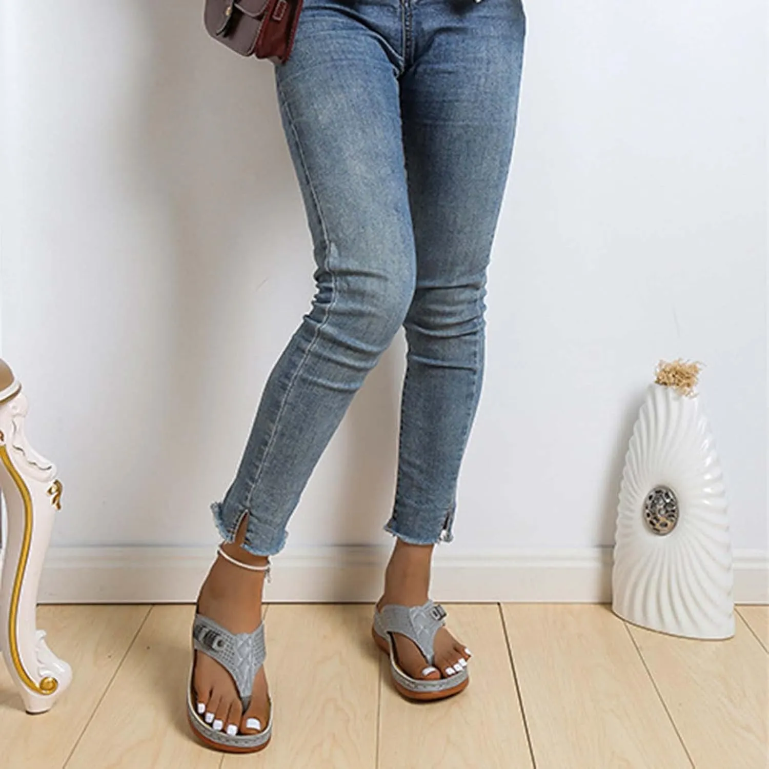 Womens Orthopedic Sandals Comfortable Wedge Flip Flops Summer Casual Thong Straps Clip Toe Slipper Slip-on Slides Lightweight Beach Shoes with Ergonomic Soles