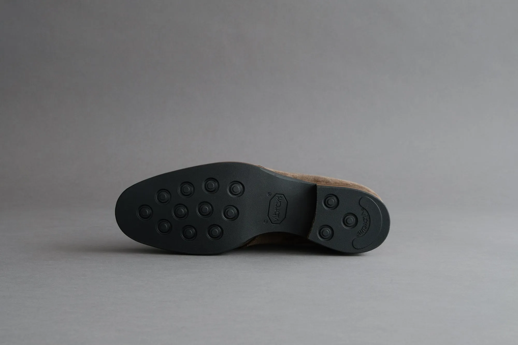 ZeroFiveFive.Wolf Chukka Boots from Hunting Suede