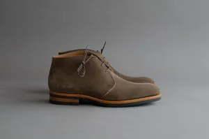 ZeroFiveFive.Wolf Chukka Boots from Hunting Suede
